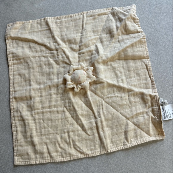 Crate and Kids Cozy Sun Essential Baby Gift Set - Picture 7 of 10